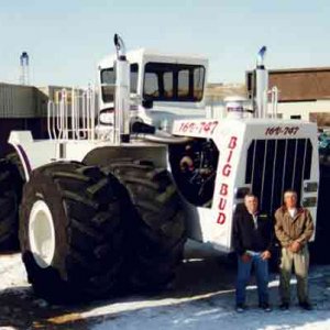 16 V 747 Big Bud Farm Tractor