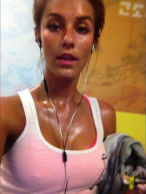 girls-workout-gym-sweaty-19.jpg